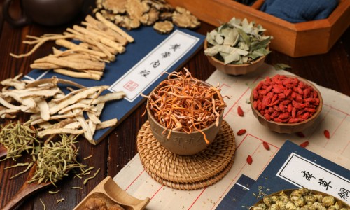 为啥一干活出汗多了眼睛就有-为什么一干活就出很多汗-为啥一干活就出汗怎么回事,中国为啥一干活就出汗网站